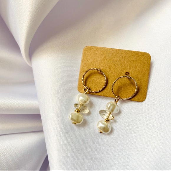 💕Last Pair Parisian Vibe Faux Earrings - Picture 3 of 8